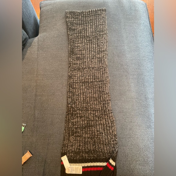 GAP Brand New Gray and Red Scarf - Picture 5 of 6